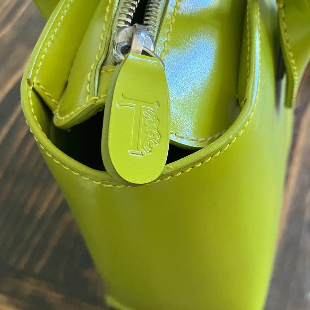 Tod's Lady Di Lime Leather Handbag NWOT - Picture 4 of 11